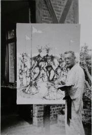 Lucien Coutaud devant une toile en 1961